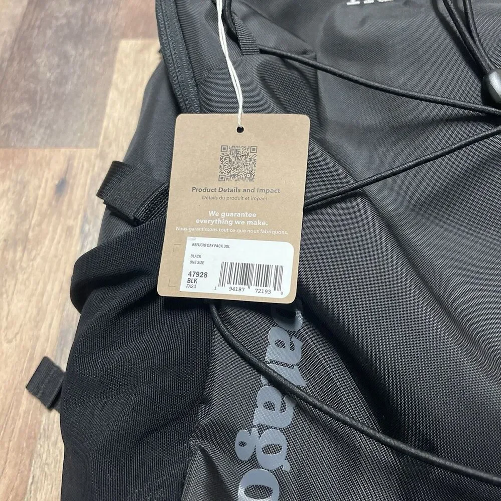 NWT Patagonia Refugio Daypack 30L Black Backpack w/Promo